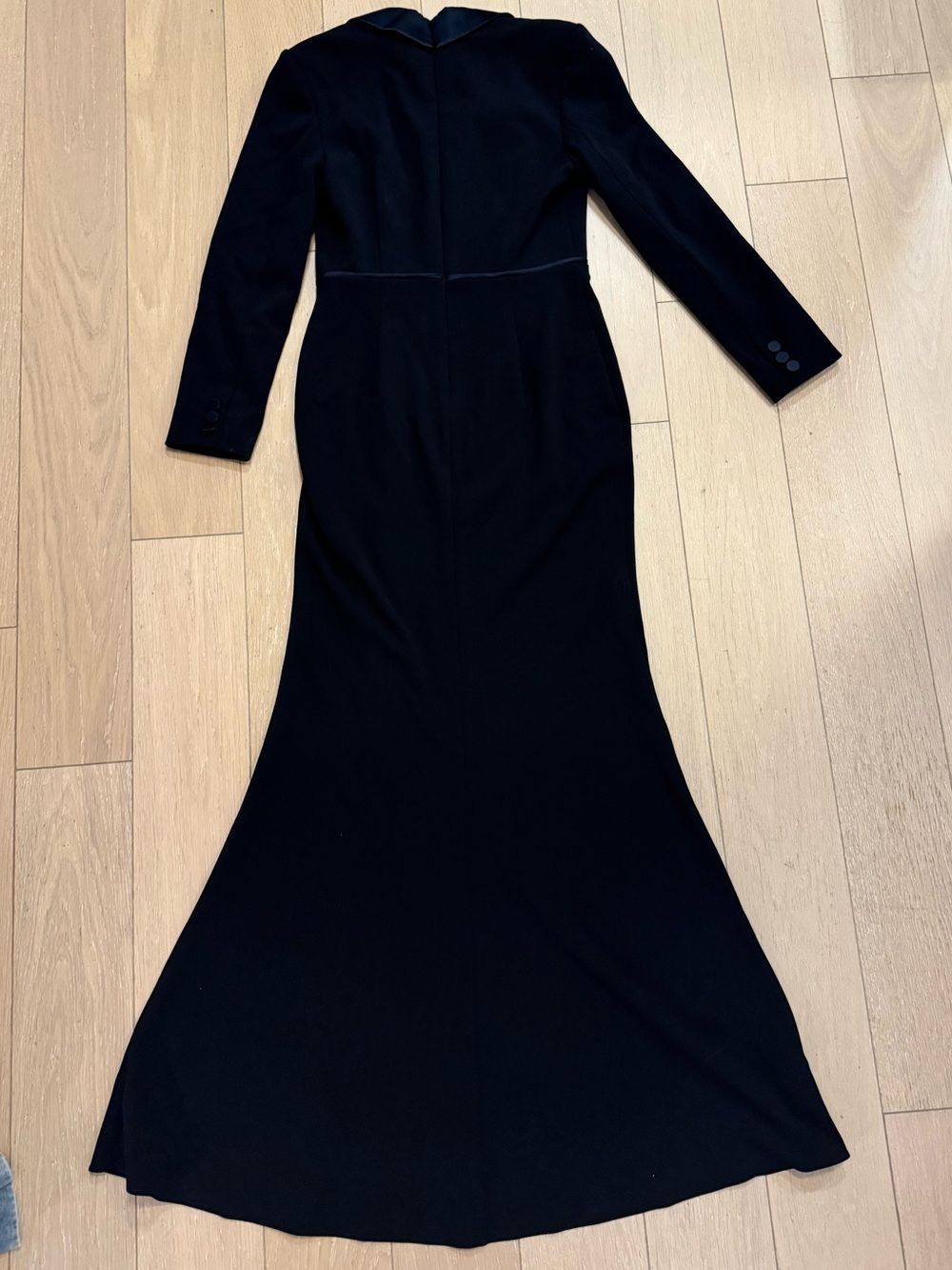 Adrianna Papell Crepe Long Sleeve Tuxedo Trumpet Gown - Picture 7 of 7